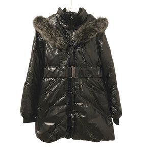 Vero Moda Classic size Medium black down jacket with faux fur hood EUC